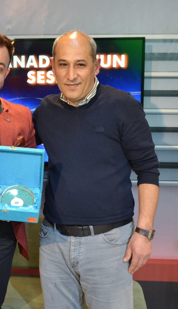 Baba ve oğul, 4 kişiyi &ouml;nce darp edip sonra bı&ccedil;akladı
