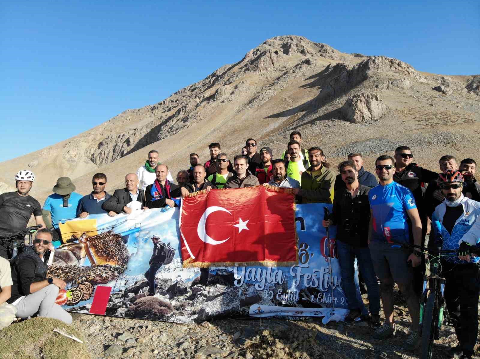 Terörden arındırılan 3 bin rakımlı Mereto Dağı’nda festival coşkusu
