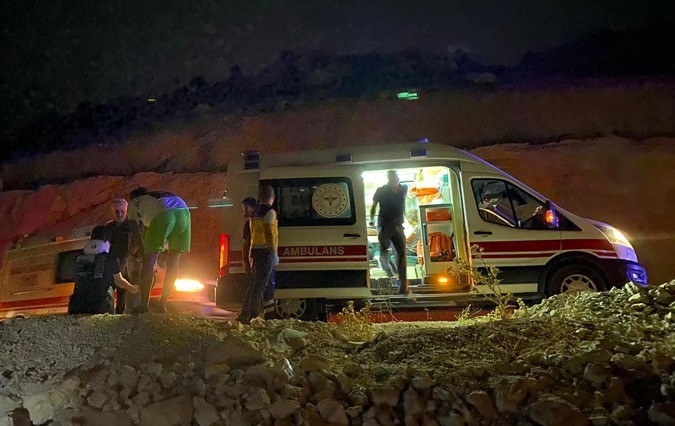 Otomobil şarampole devrildi: 3 yaralı

