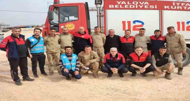 Yalova Belediyesi deprem bölgesine desteğini sürdürüyor