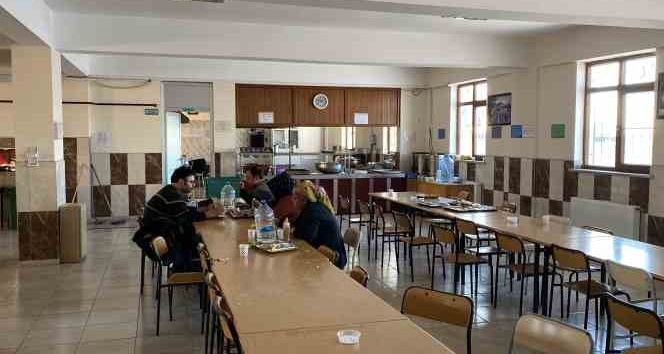 Aksaray’a gelen depremzedeler: “Devleti ve milleti hep yanımızda hissettik”