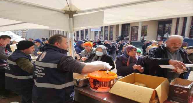 365 bin afetzede Samsun Büyükşehir’in yemek çadırından faydalandı
