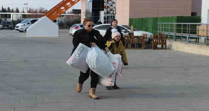Kırklareli’nde deprem bölgesine yardımlar sürüyor