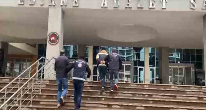 Terör örgütlerini yurt dışına kaçırma girişiminde bulunan 2 zanlı tutuklandı