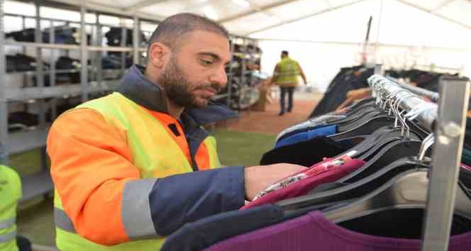 Oluşturdukları mağazacılık sistemi ile depremzedelerin ihtiyaçlarını gideriyorlar