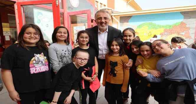 Nevşehir Belediyesi’nden 51 bin kitap  bağışı