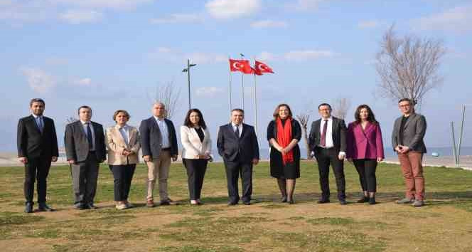 Ekonomi muhabirleri sandığa gidiyor