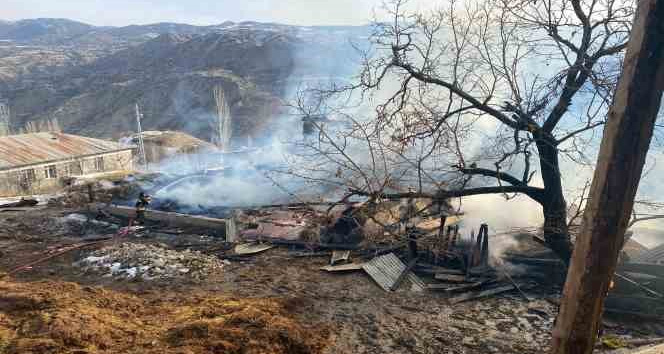Oltu’da korkutan yangın