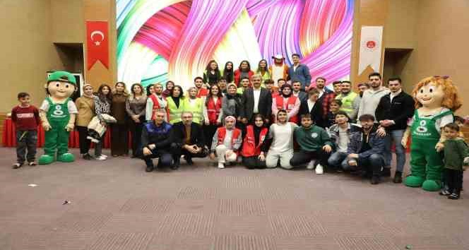 Depremzede aileler ve çocukları belediyenin etkinliğinde moral buldu