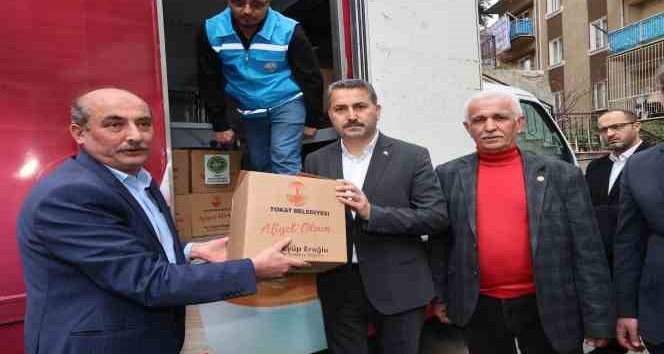 Tokatlı besiciler depremzedeler için 720 küçükbaş, 3 büyükbaş hayvan bağışladı
