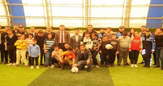 Cizre’deki farkındalık maçında sevinen çocuklar oldu