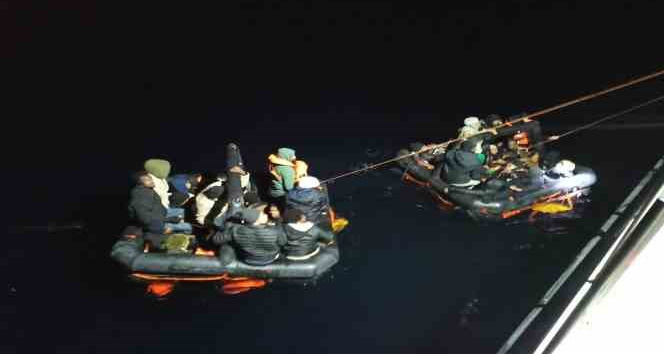 Yunanistan’ın geri ittiği 42 düzensiz göçmen kurtarıldı