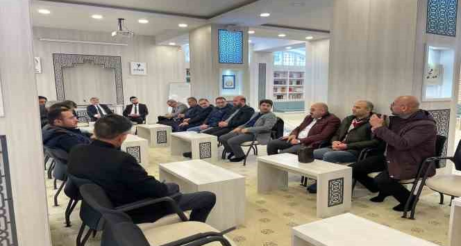 Okul müdürleri ve öğretmenlerle değerlendirme toplantısı yapıldı