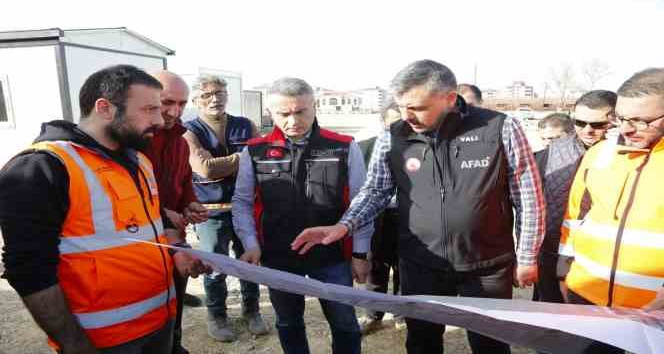 Afşin’e konteyner kent hızla kuruluyor