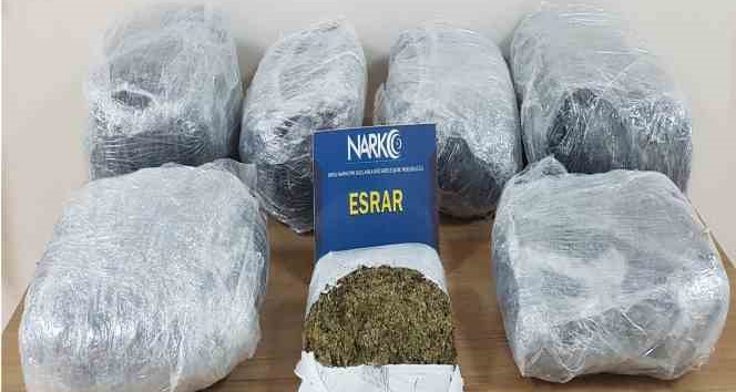 Ordu’da ’dur’ ihtarına uymayan araçta 22 kilo esrar ele geçirildi