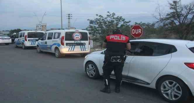 Erzincan’da çeşitli suçlardan aranan 58 kişi yakalandı, 19 kişi gözaltına alındı