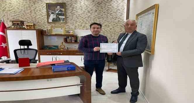 Kaymakam Özerden’den Başkan Altay’a plaket