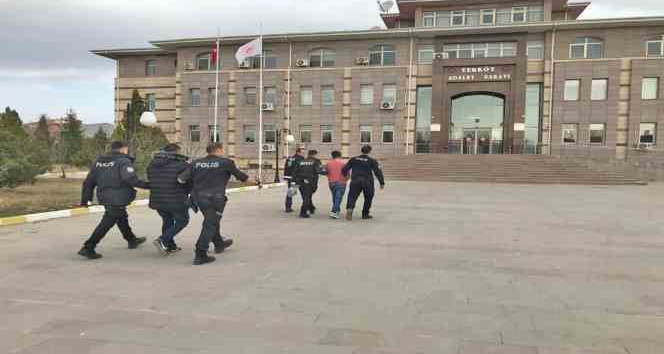 Oto fareleri, 300 saatlik kaydın incelenmesi ile yakalandı