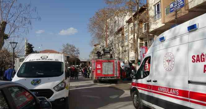 Hatay’dan Burdur’a gelen depremzede evinde ölü bulundu