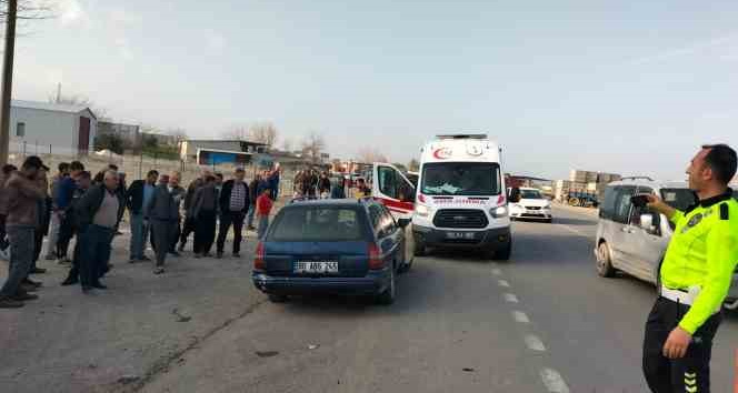 Osmaniye’de kamyonet otomobile çarptı