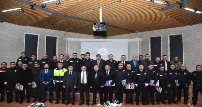 Suç ve suçlulara geçit vermeyen asayiş polisleri ödüllendirildi