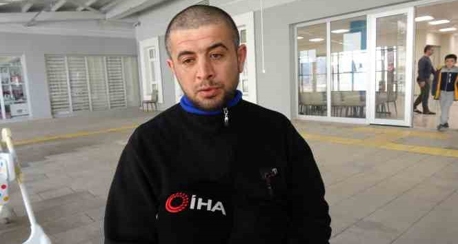 Hataylı depremzede:" Enkaz altında insanları görünce şuurumu kaybettim, oturdum ağladım"