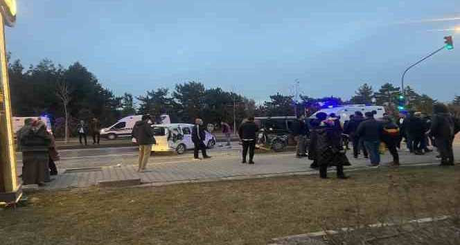 Nevşehir’de fireni patlayan kamyon araçlara çarptı: 6 yaralı