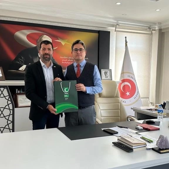 Yeşilay Ağrı Şubesi, bağımlılıklarla mücadelede iş birliği için kaymakamları ziyaret etti