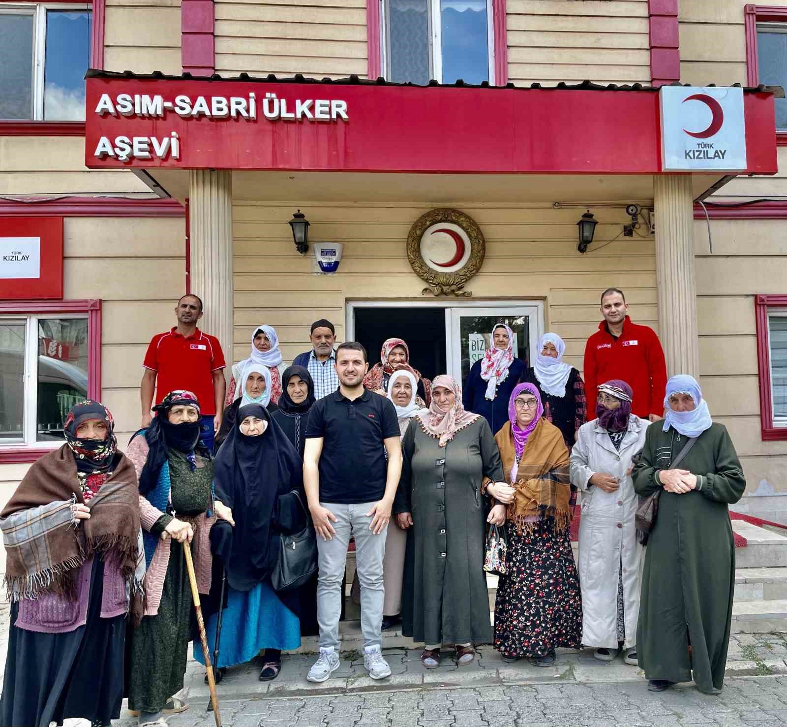 Kızılay’dan yaşlılara sürpriz
