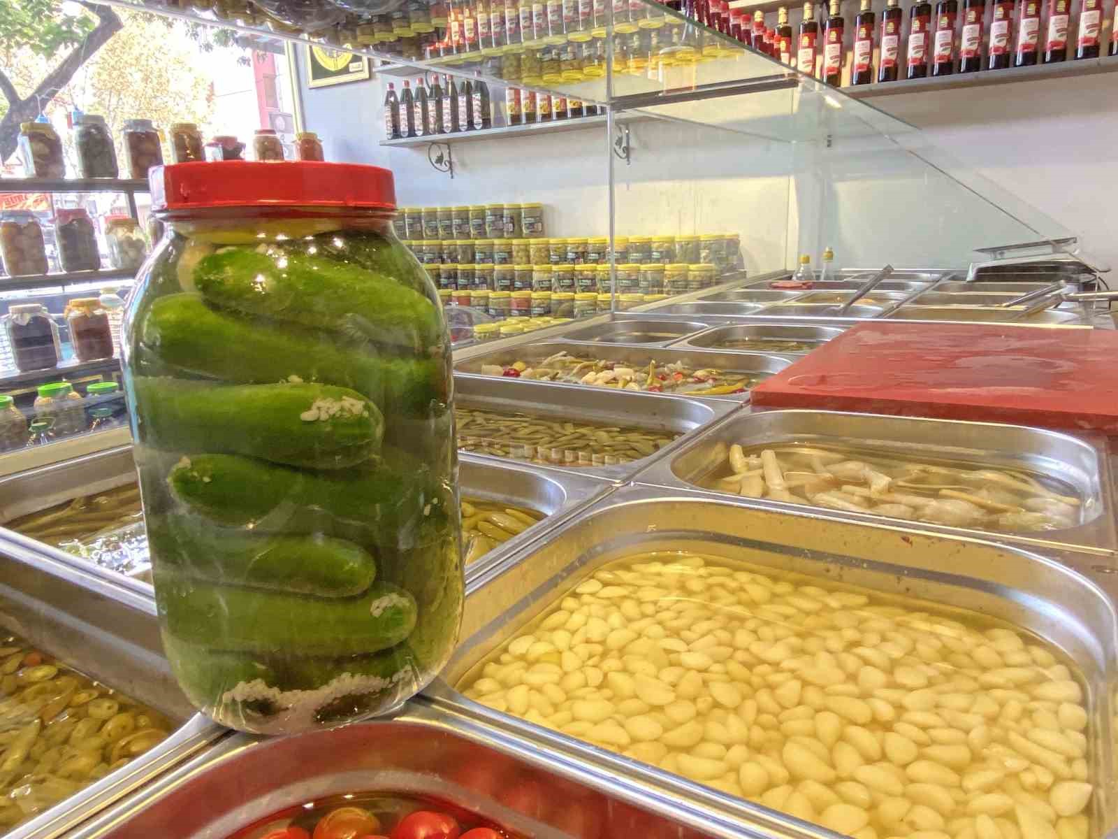 Kış aylarındaki salgına karşı savaşan en doğal antibiyotik "turşu"