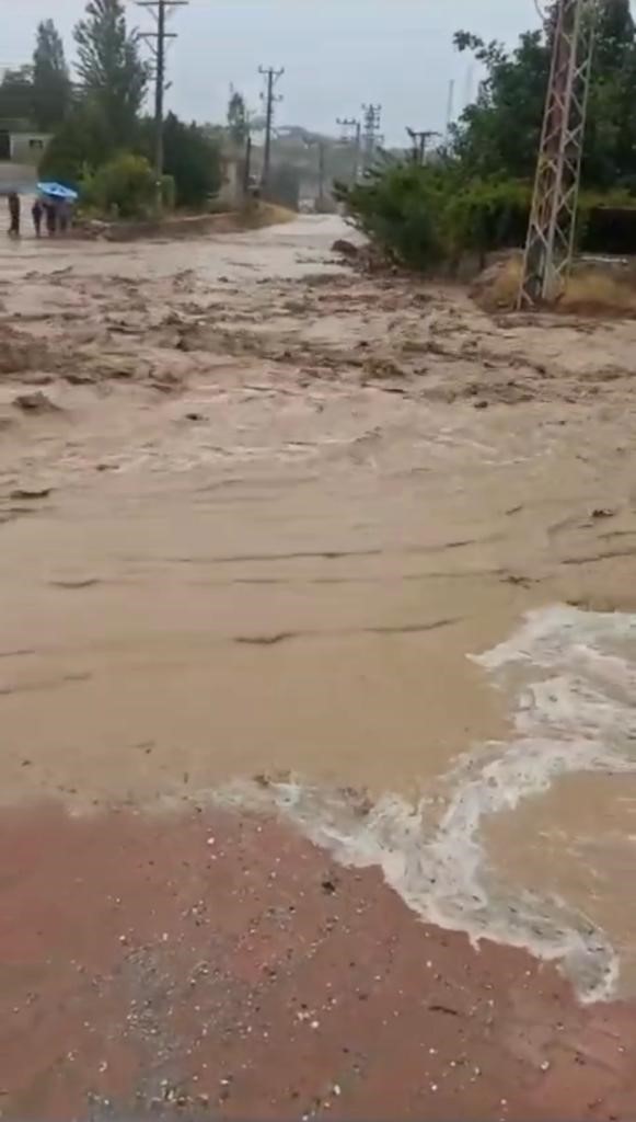 Niğde&rsquo;de sağanak yağış sele neden oldu
