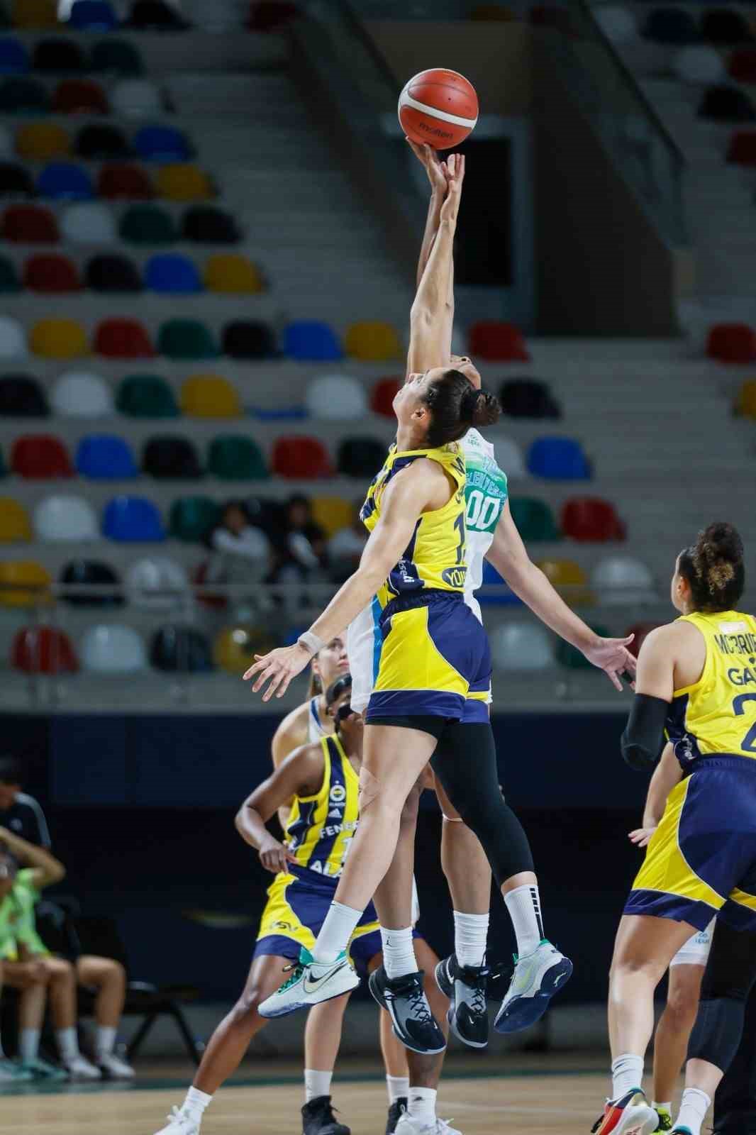 Kadınlar Basketbol Süper Ligi: İzmit Belediyespor: 70 - Fenerbahçe: 75