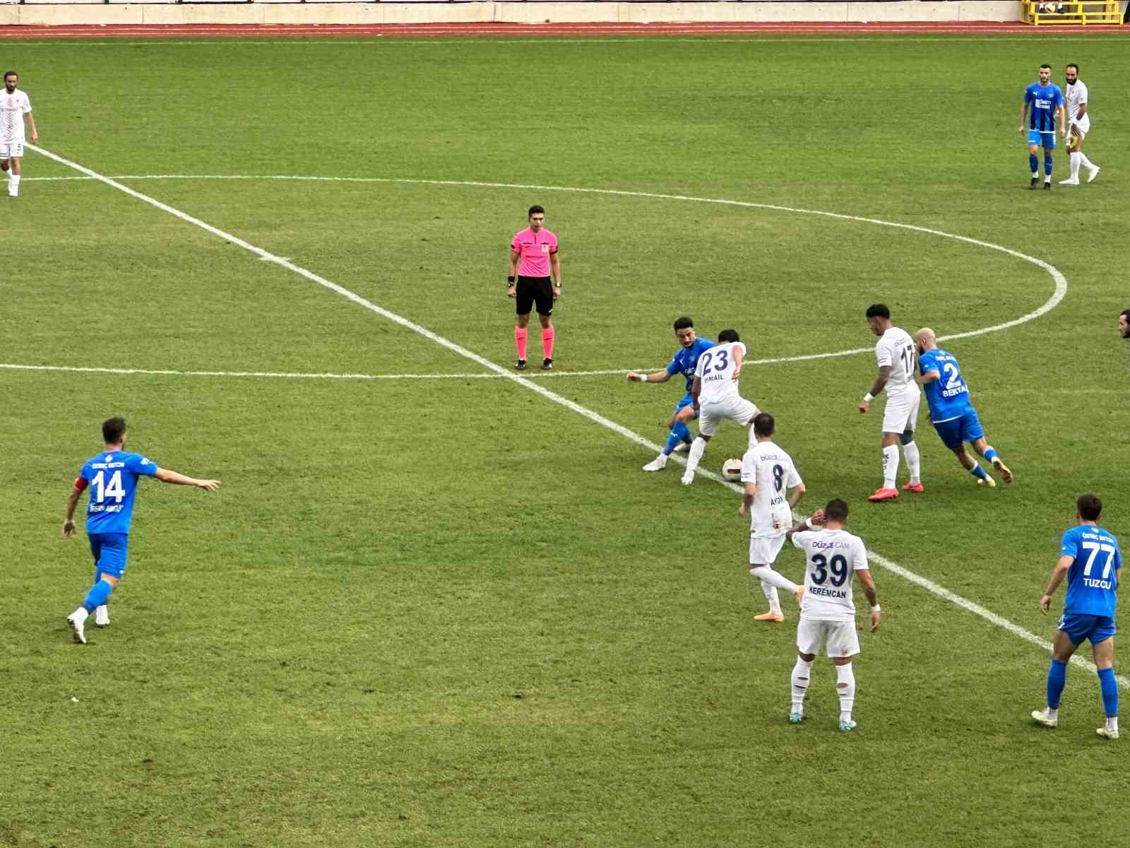 TFF 2. Lig: Düzcespor: 2 - Arnavutköy Belediye Gençlik ve Spor: 1