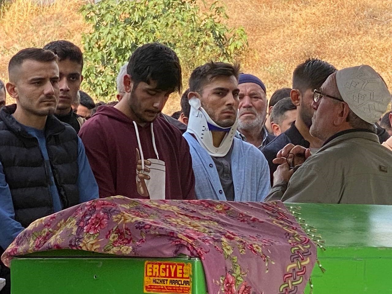 Oğlu ile birlikte üniversite için geliyordu, kazada hayatını kaybetti