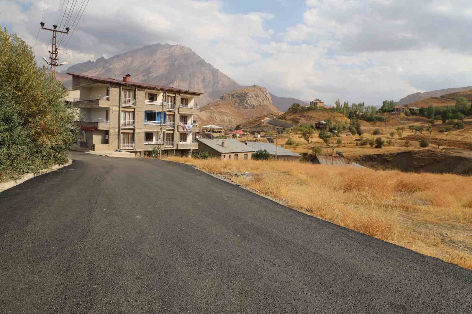 Hakkari’deki 7 semt asfalta kavuşturuldu