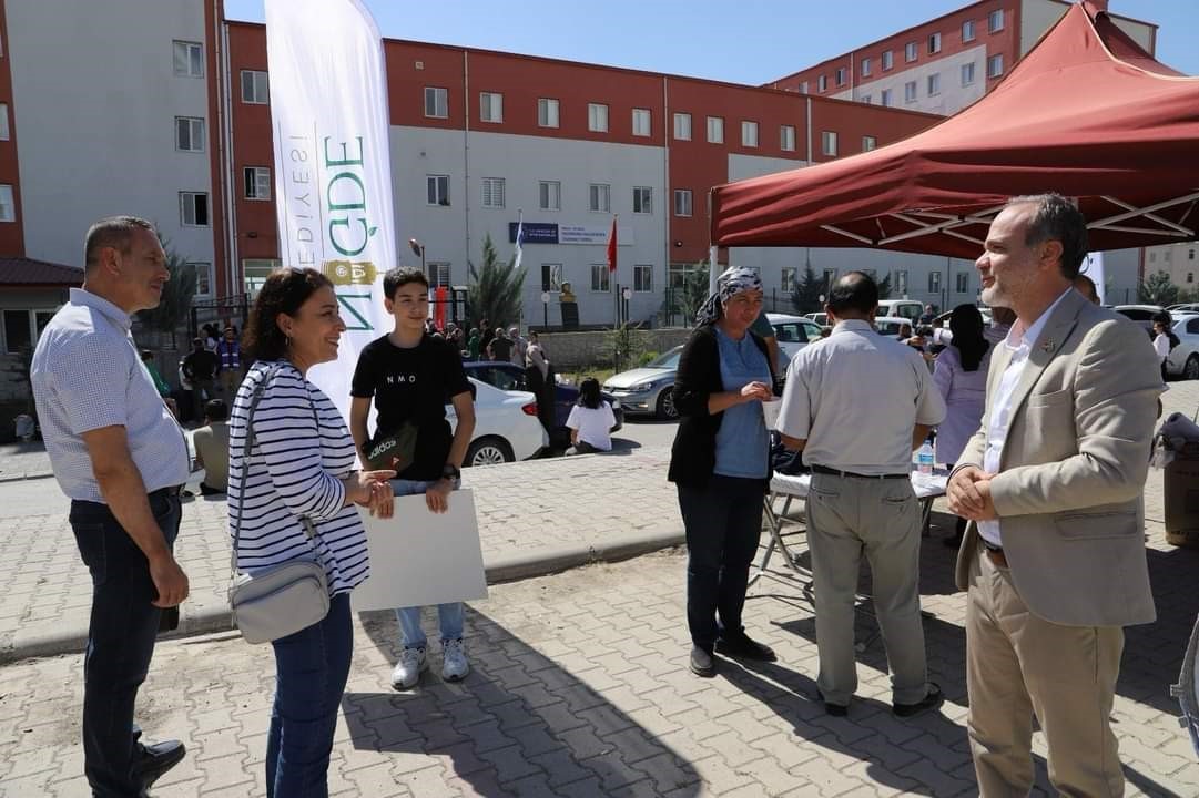 Niğde&rsquo;ye gelen &ouml;ğrenciler aile sıcaklığı ile karşılanıyor

