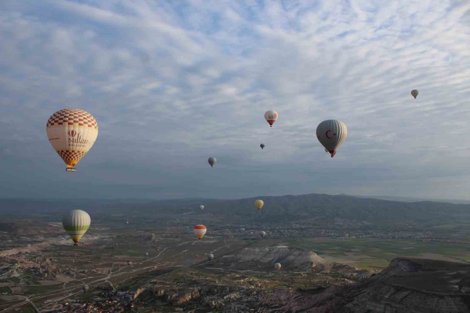 Kapadokya&rsquo;da sıcak hava balonlarına yağmur engeli
