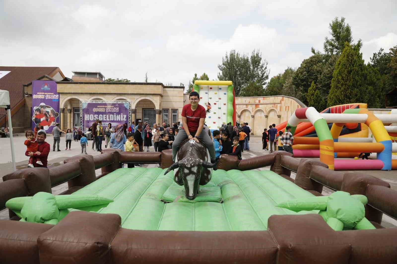 Nevşehir’de ‘Çocuk Şenliği’ renkli görüntülere sahne oldu