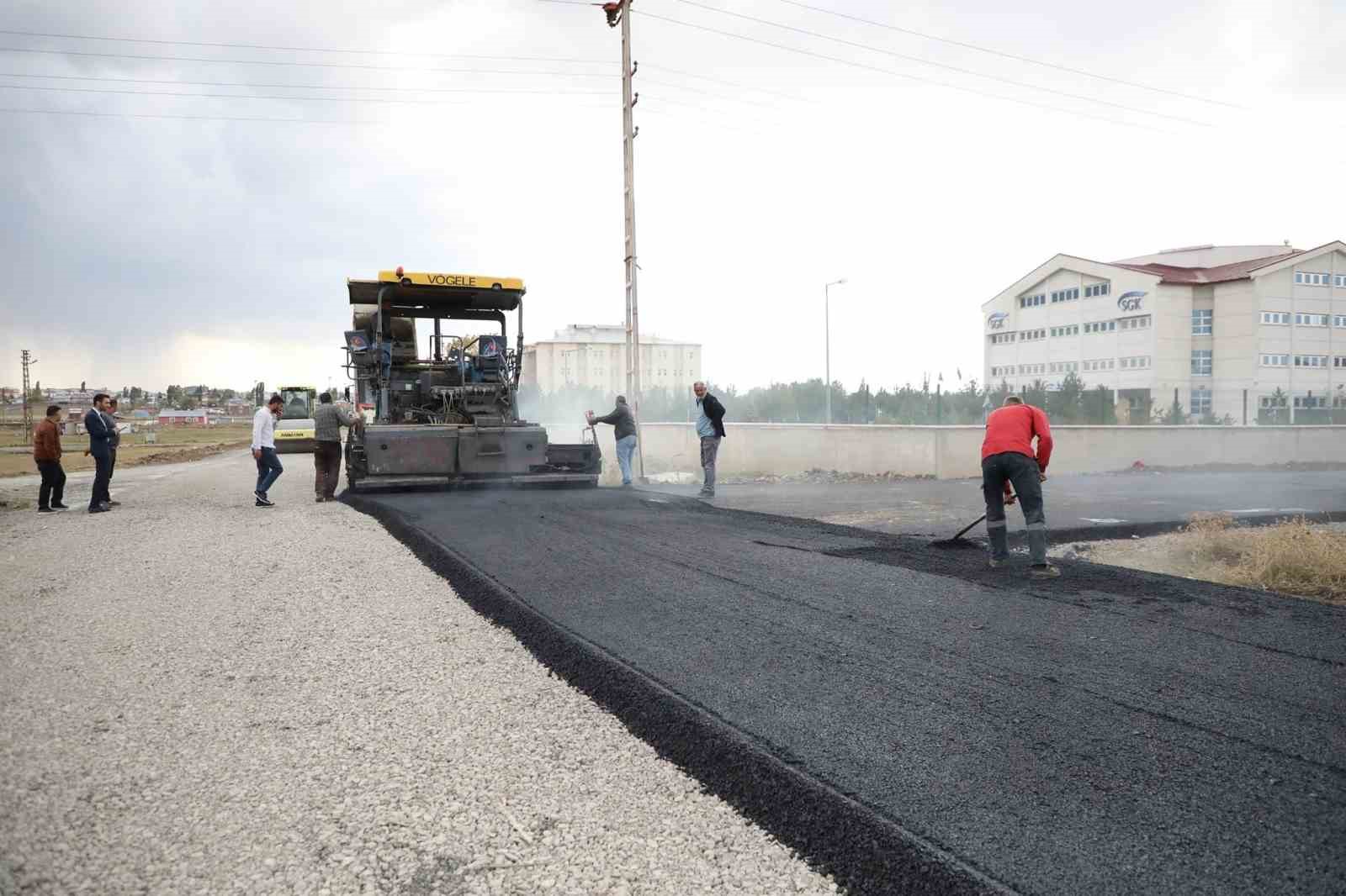 Kars Belediyesi yol çalışmalarını hızlandırdı