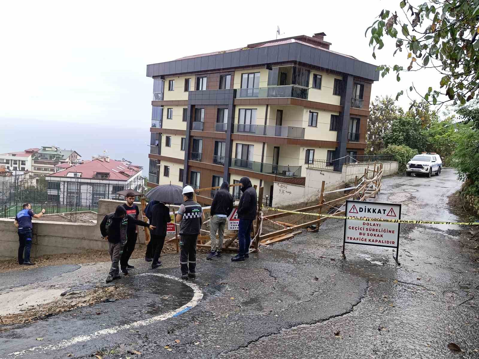 Ordu’da inşaat çalışmaları esnasında yolda göçük meydana geldi