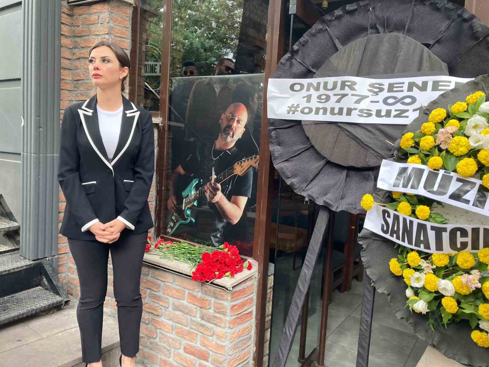 Müzisyen Onur Şener, ölümünün birinci yıl dönümünde anıldı