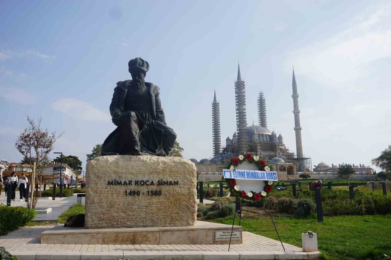 Erg&uuml;den: "Mimarlar kapsayıcılığı g&ouml;z &ouml;n&uuml;nde bulundurarak tasarım yapmalı"
