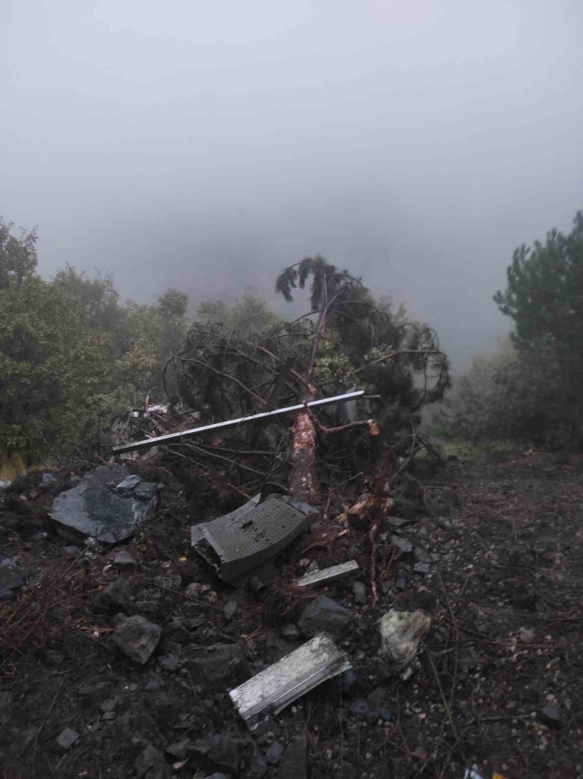 Uçurumdan yuvarlanan tankerin sürücüsü öldü
