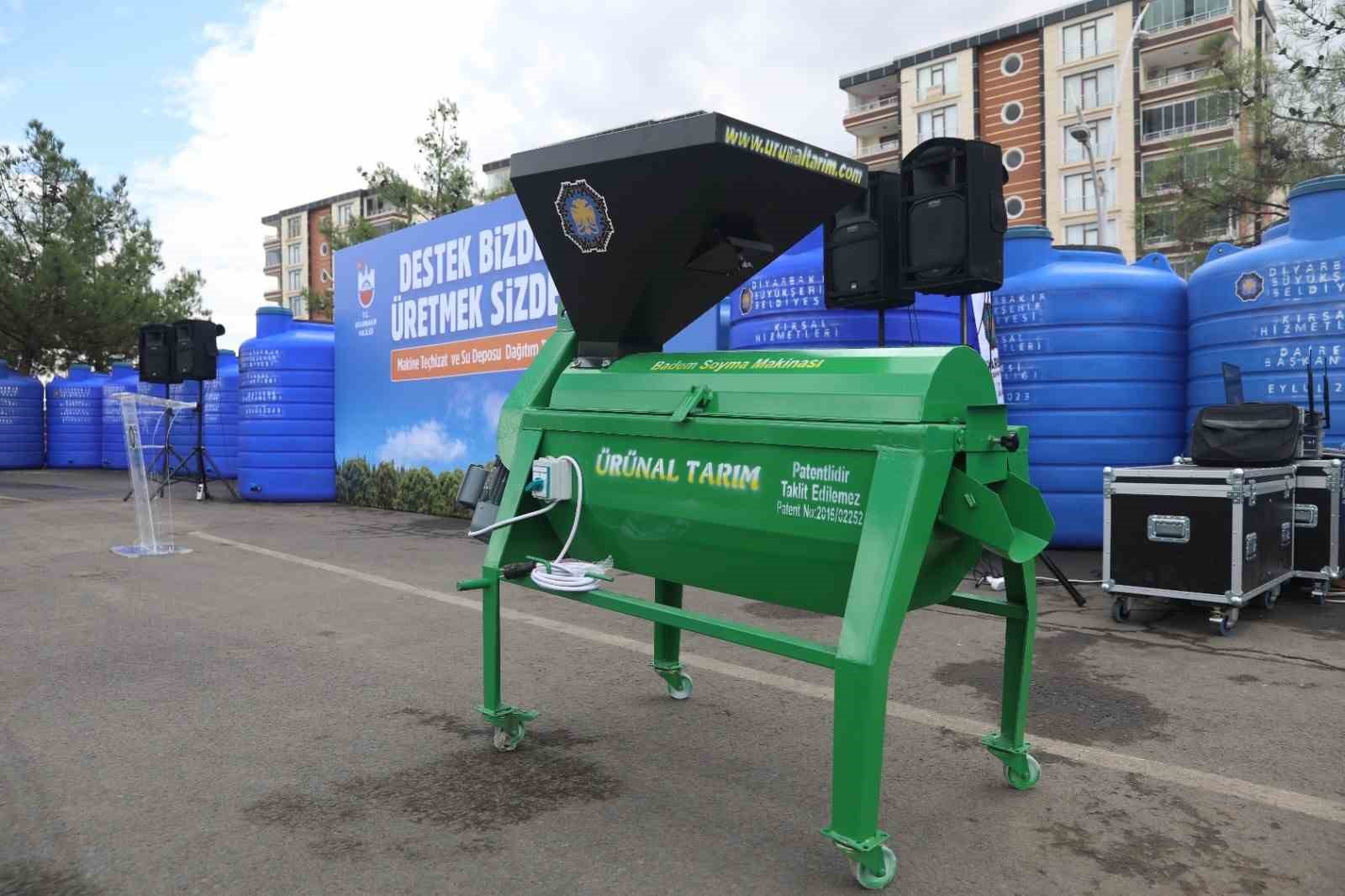 Diyarbakır&rsquo;da &ccedil;ift&ccedil;ilere makine ekipmanı desteği yapıldı
