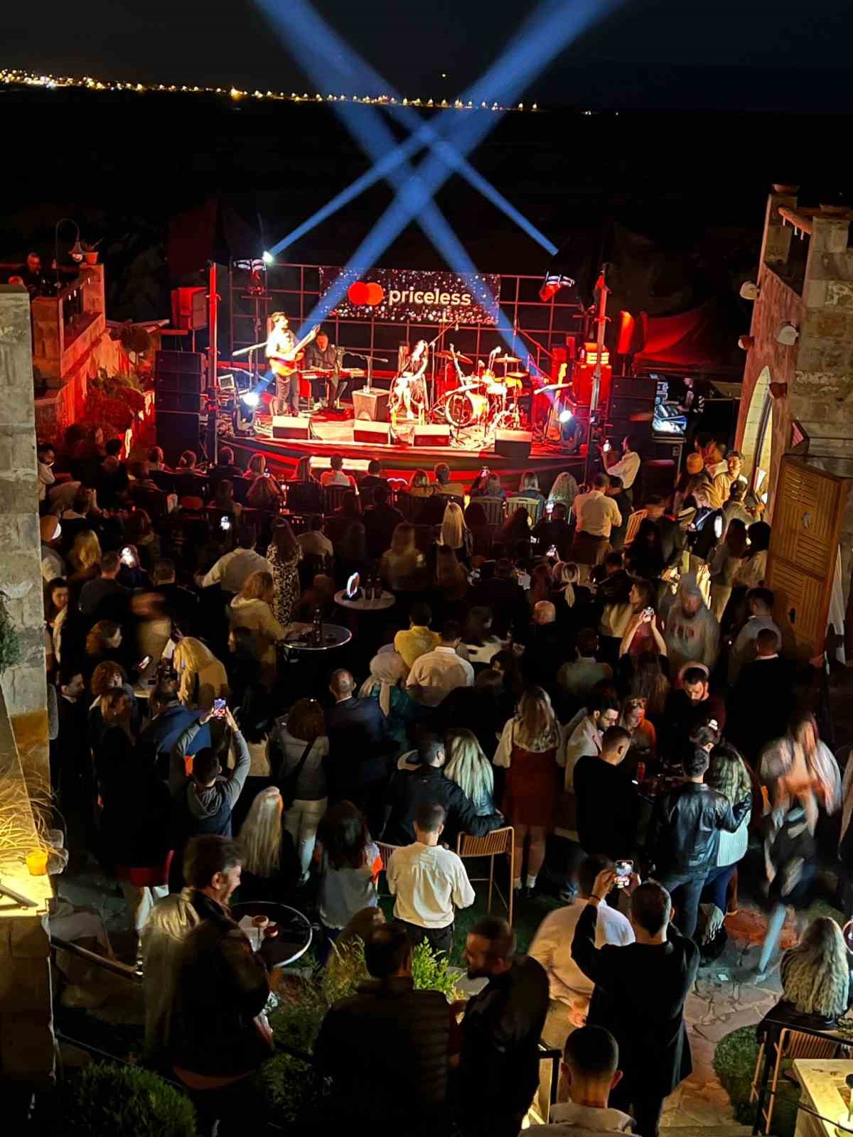 Peribacalarında cazın büyüsüne kapıldılar