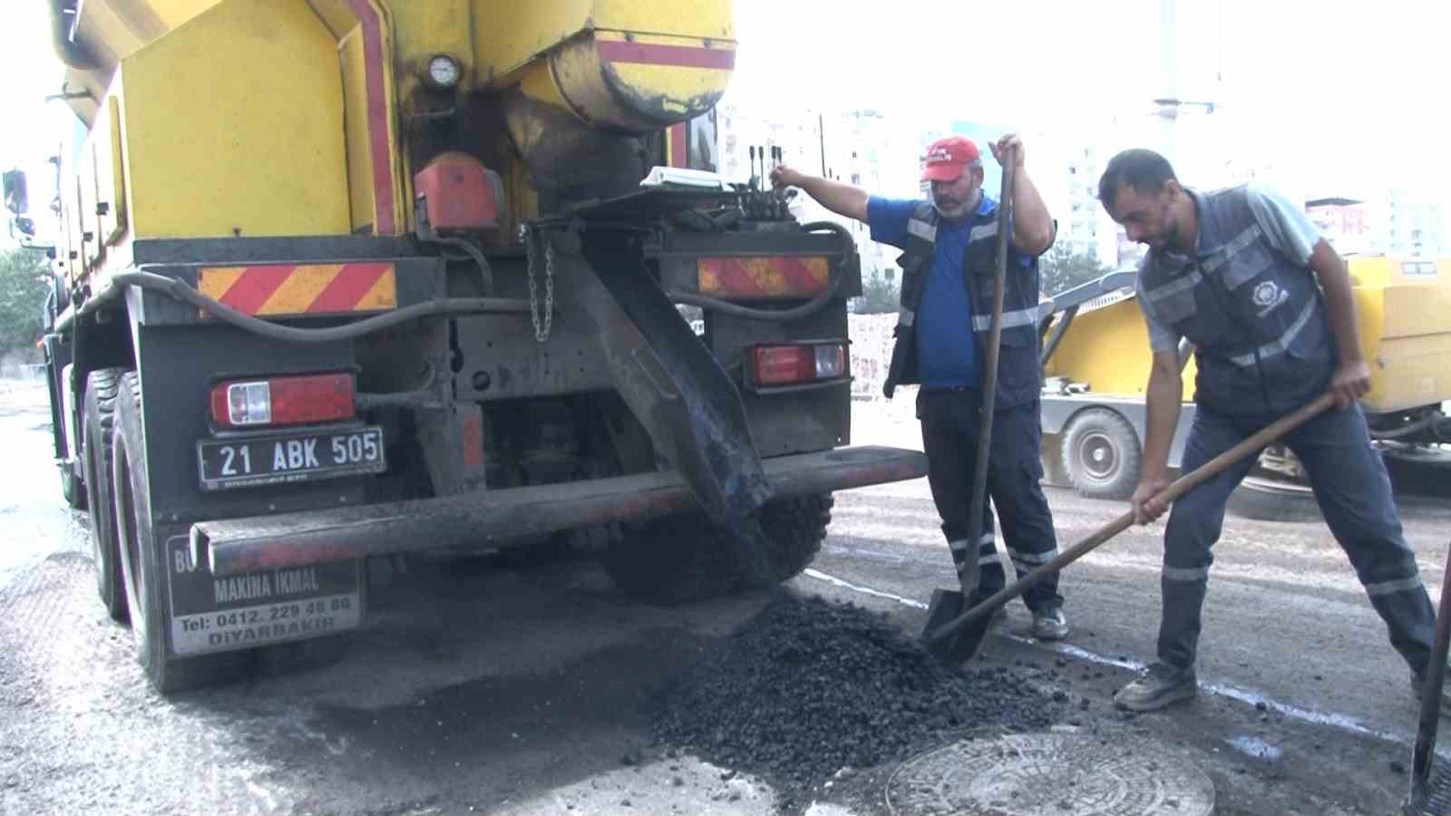 89 kişinin &ouml;ld&uuml;ğ&uuml; iş merkezinin bulunduğu cadde aylar sonra asfaltlanıp ulaşıma a&ccedil;ılacak
