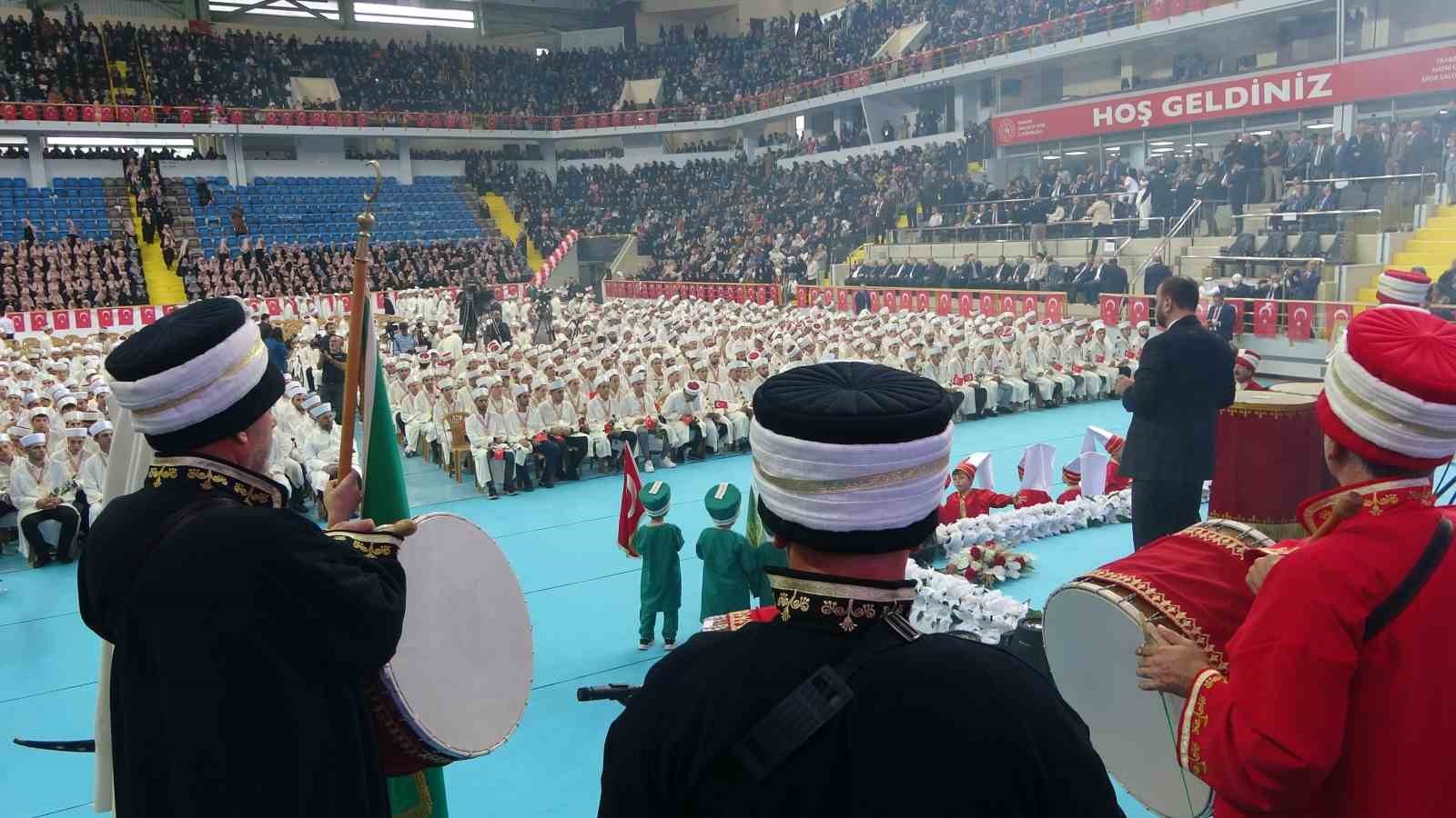 Diyanet İşleri Başkanı Erbaş, Trabzon&rsquo;da &rsquo;Mevlid-i Nebi ve 1461 Hafız Toplu İcazet Merasimi&rsquo;ne katıldı
