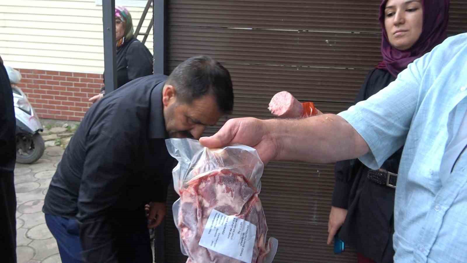 Bursa&rsquo;da Kurban Bayramı&rsquo;nda bozuk et dağıttıkları iddia edilen sanıklar yargılandı
