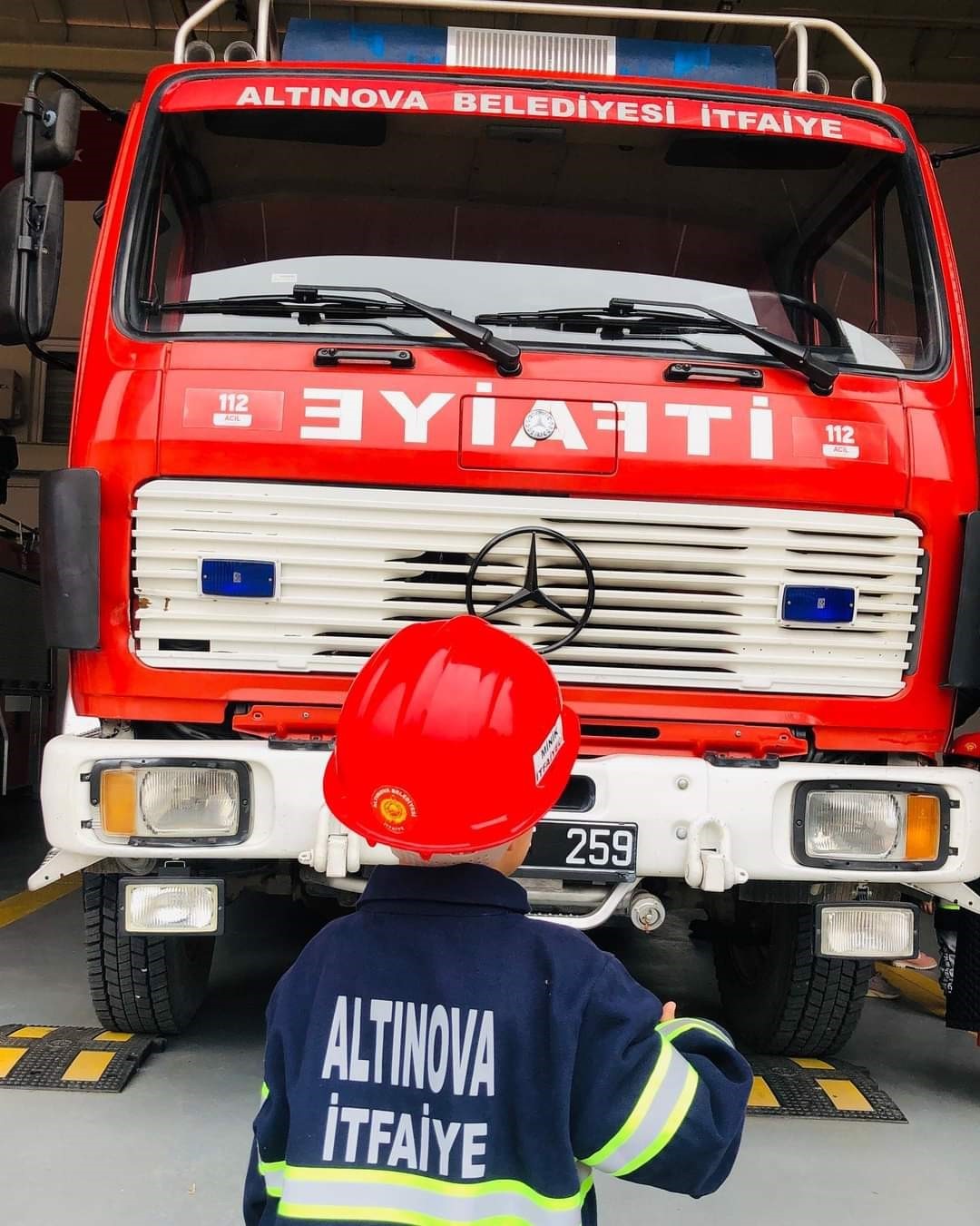 Altınova&rsquo;da miniklere itfaiye eğitimi
