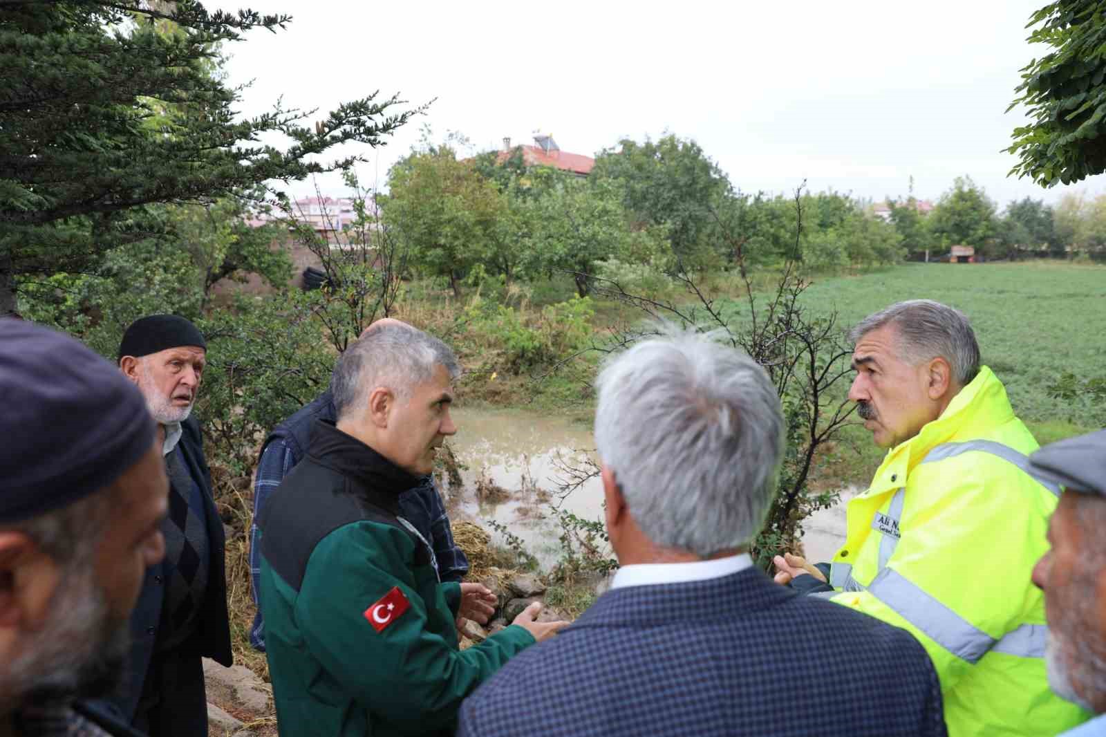 Niğde Valisi Çelik, sel bölgesinde inceleme yaptı